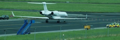 Click on image to see full-sized version US Navy Gulfstream reg no 166376 at Shannon 10Aug09