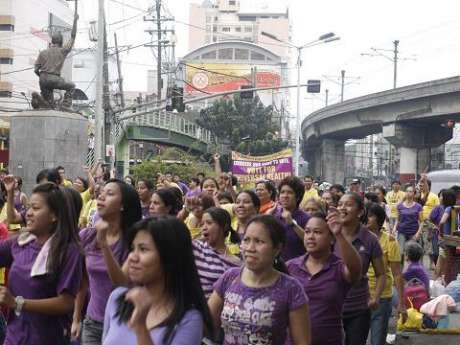 2013akbayanpartylistwomen.jpg