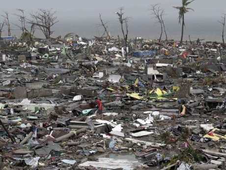 2013supertyphoonhaiyanyolandataclobanphilippines.jpg